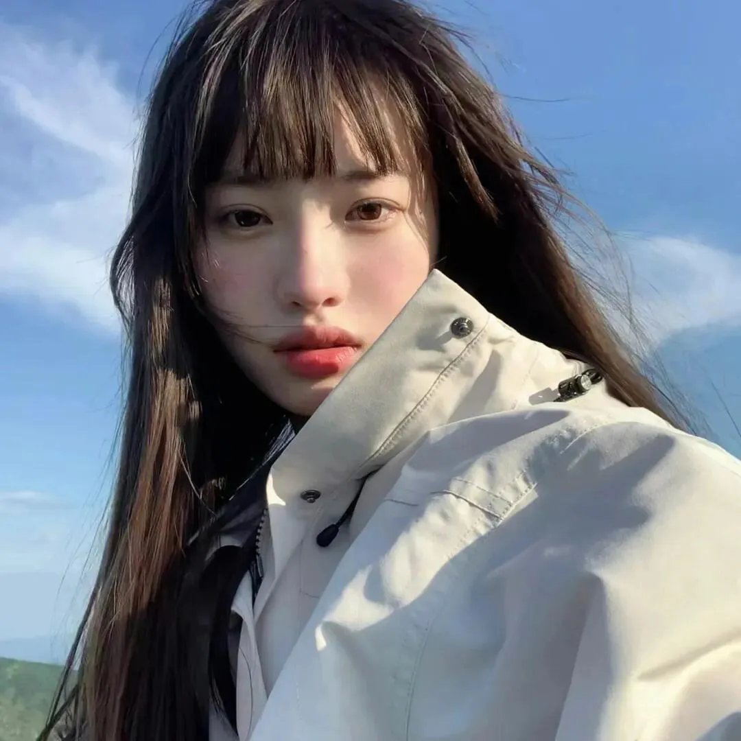红色谜团 海报